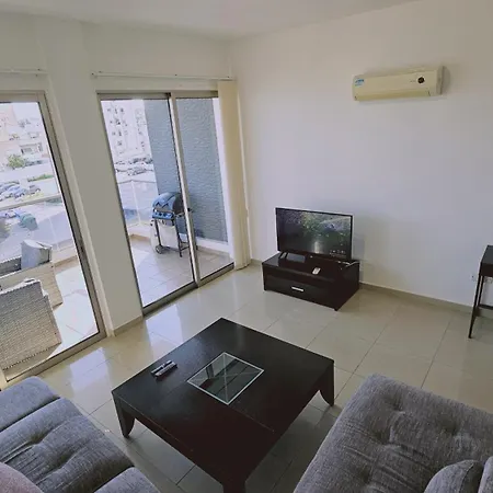 Apartment White Petals Larnaca