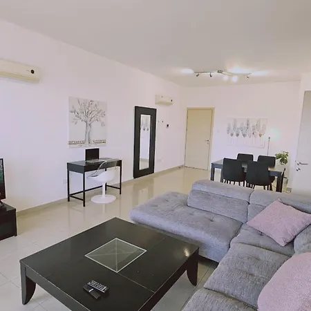 Appartement White Petals Larnaca