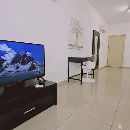 White Petals Apartment Larnaca