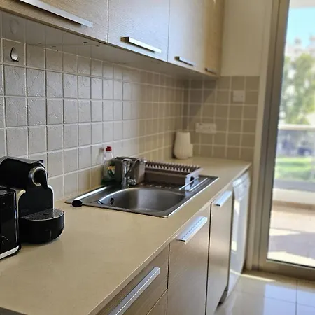 White Petals Apartament Larnaca