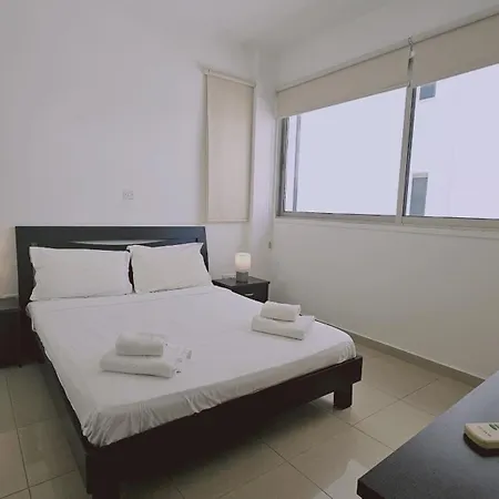 Apartment White Petals