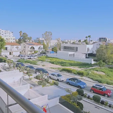 White Petals Apartment Larnaca