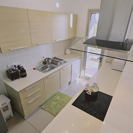 White Petals * Larnaca